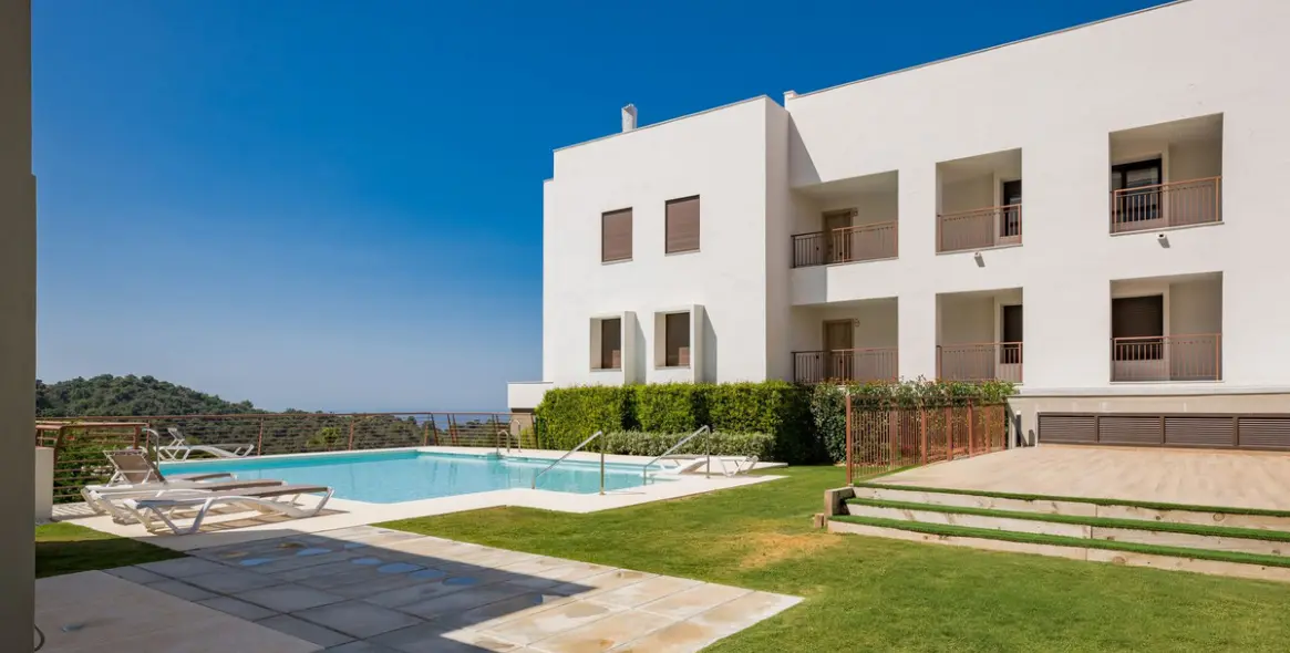 Venta de ático dúplex en Istán 17