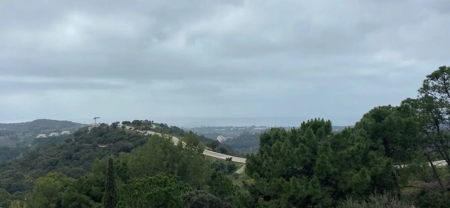 Sale of residential plot in Benahavís 4