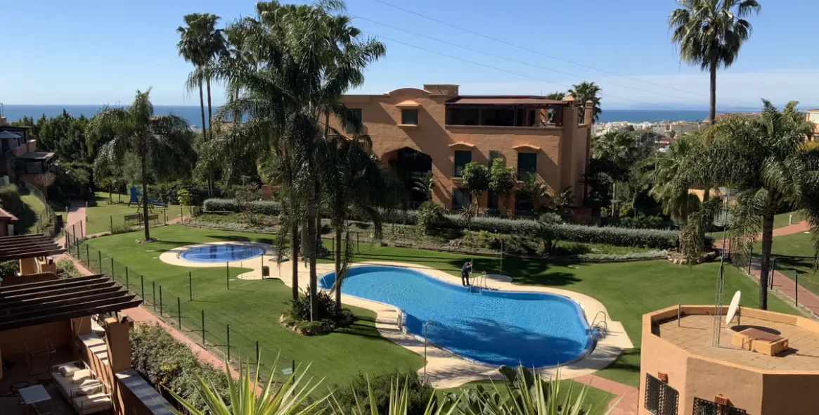 Продажа апартаментов на среднем этаже в Marbella 1
