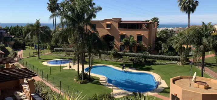 Продажа апартаментов на среднем этаже в Marbella 0