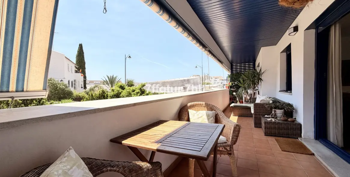 Sale of ground floor apartment in Estepona 1