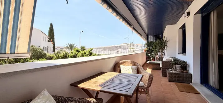Sale of ground floor apartment in Estepona 0