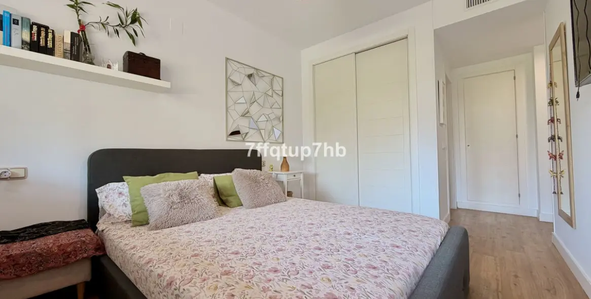 Sale of ground floor apartment in Estepona 11