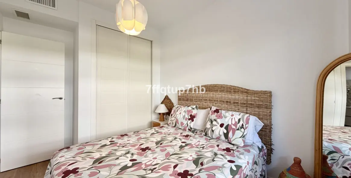 Sale of ground floor apartment in Estepona 15