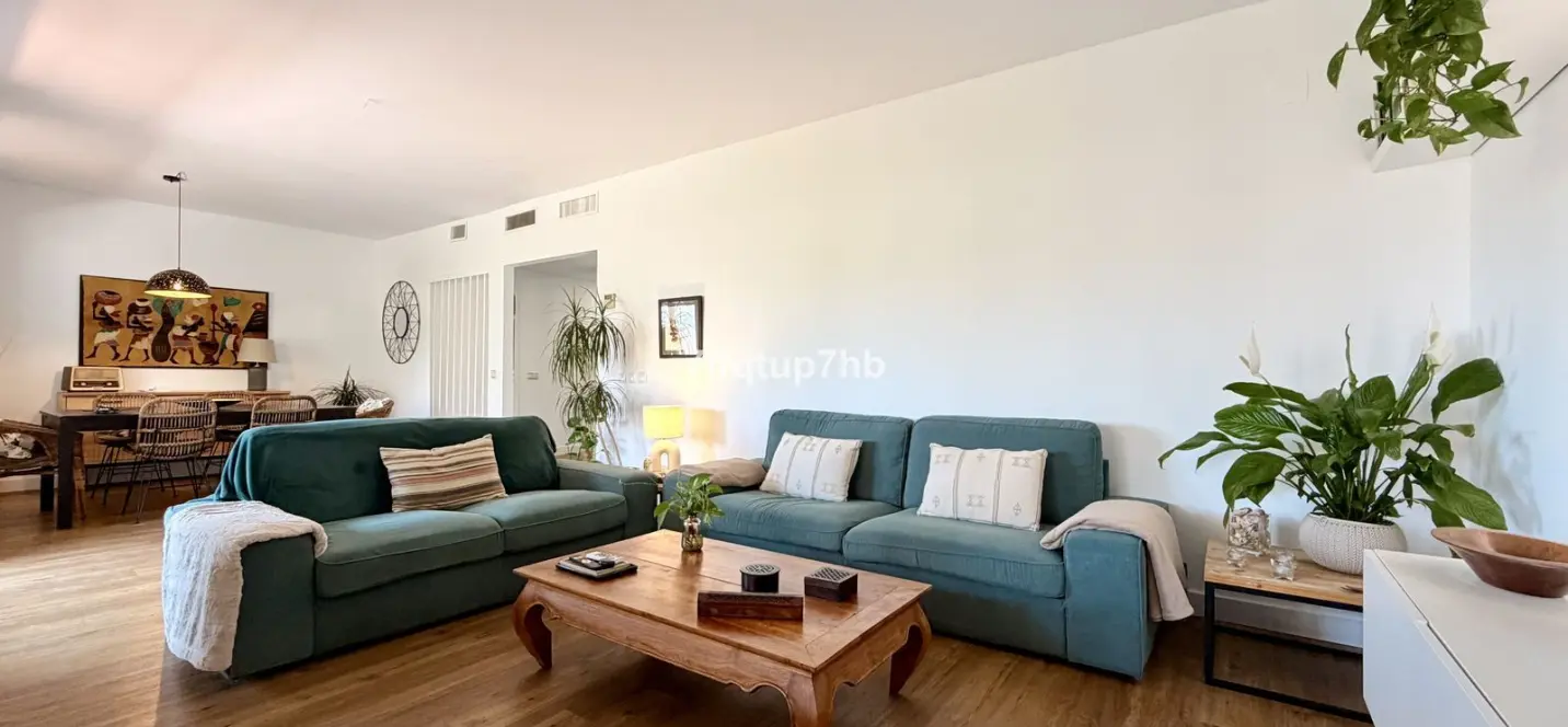 Venta de apartamento en planta baja en Estepona 1