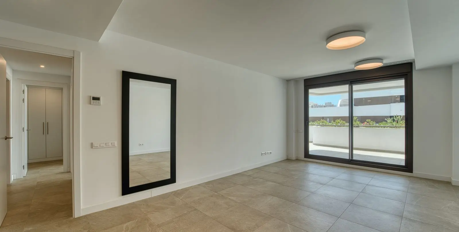 Venta de apartamento en planta baja en Estepona 1