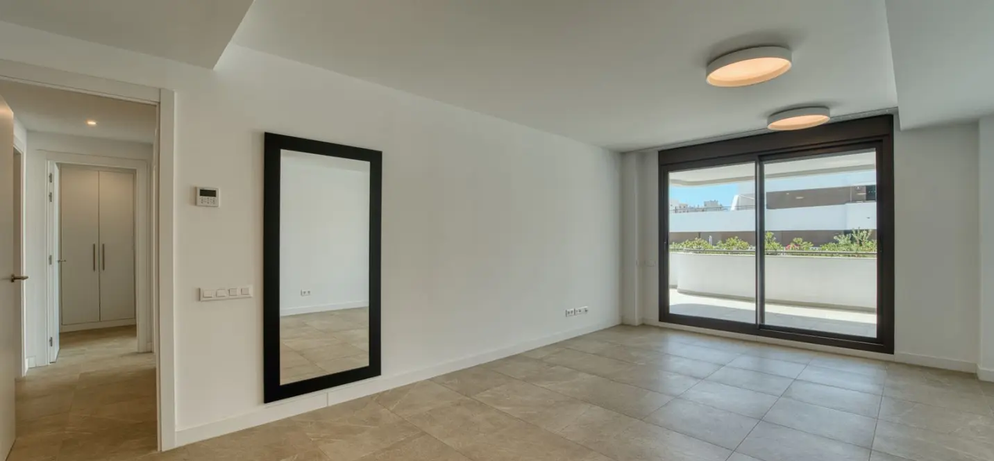 Venta de apartamento en planta baja en Estepona 0