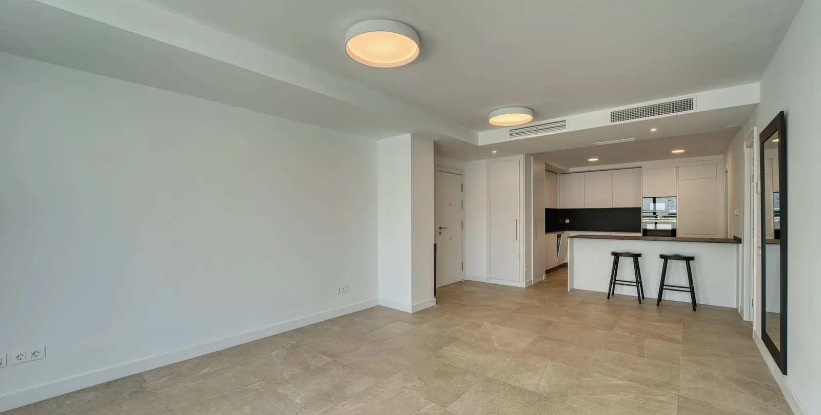 Venta de apartamento en planta baja en Estepona 2