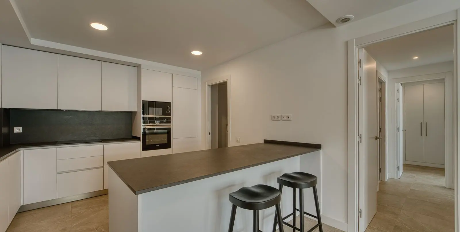 Venta de apartamento en planta baja en Estepona 3