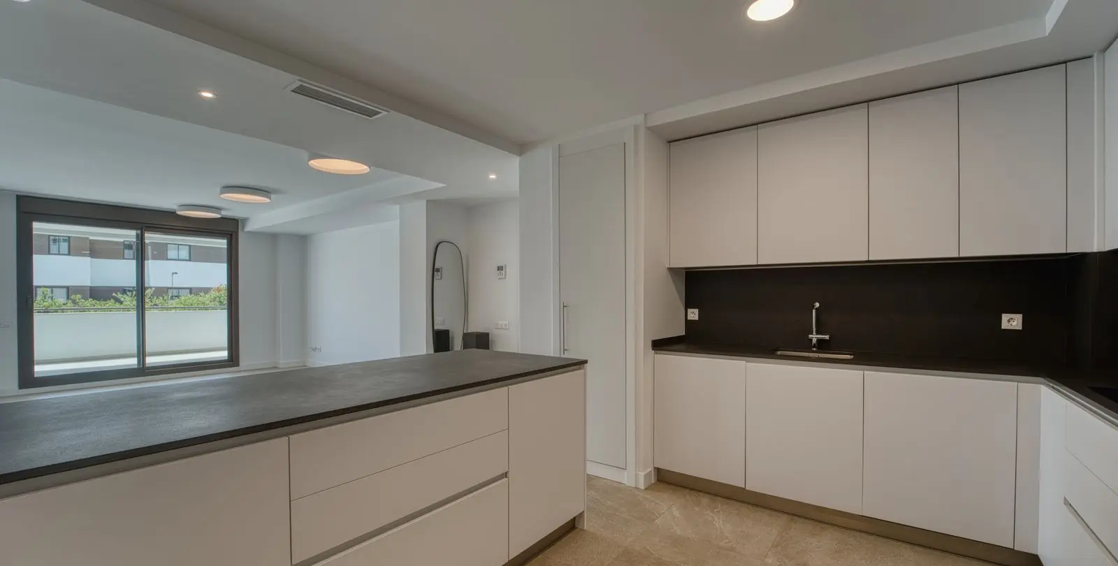 Venta de apartamento en planta baja en Estepona 4