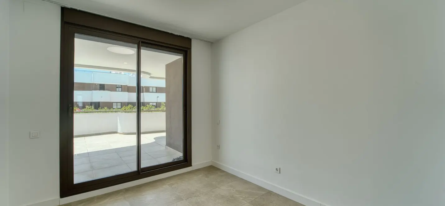 Venta de apartamento en planta baja en Estepona 4