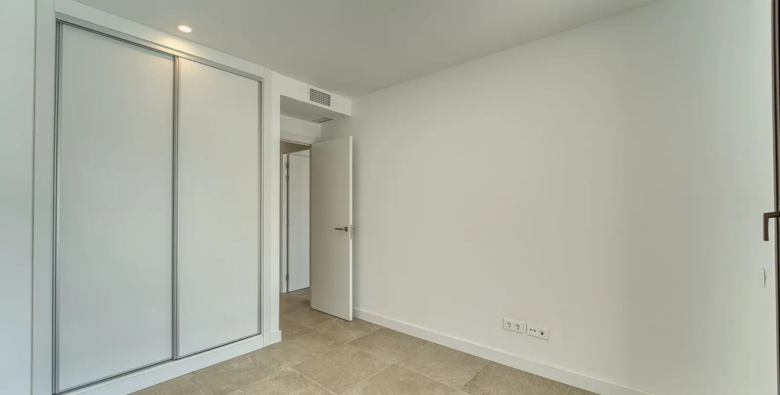 Venta de apartamento en planta baja en Estepona 6