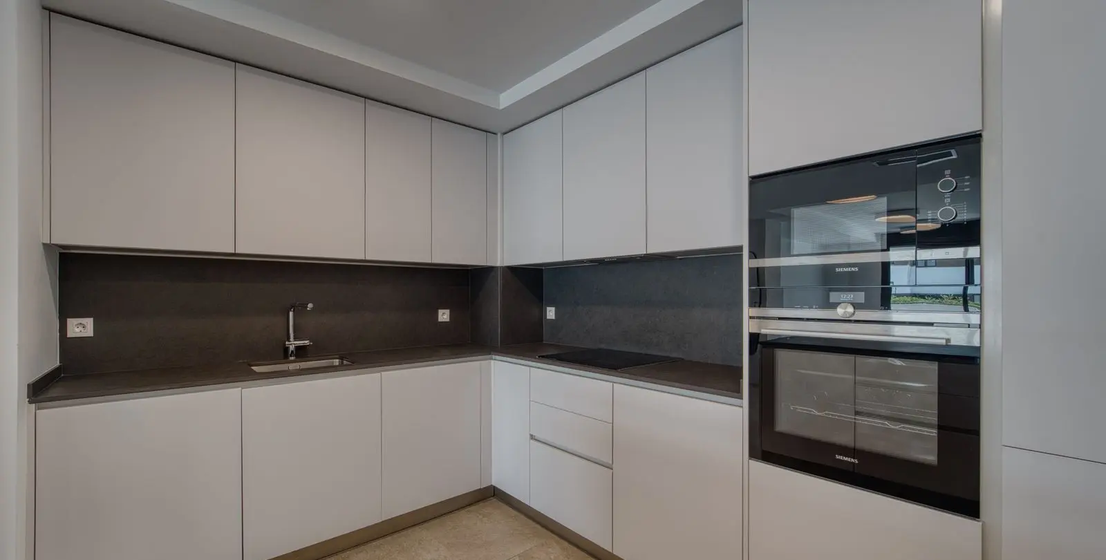 Venta de apartamento en planta baja en Estepona 17