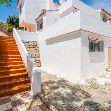 Продажа дома на две семьи в Torremuelle