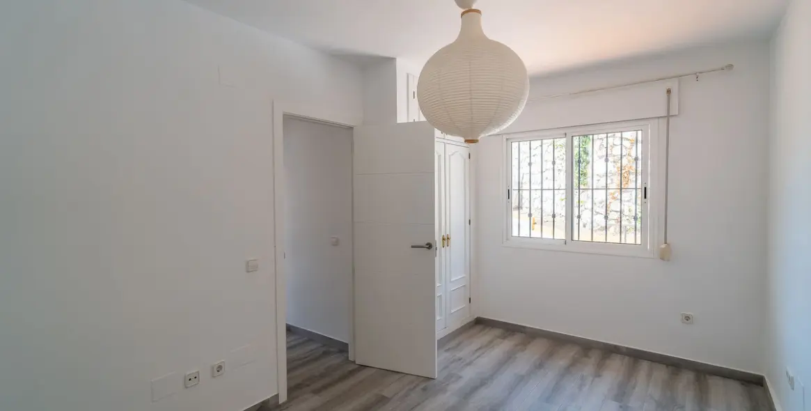 Продажа дома на две семьи в Torremuelle 9