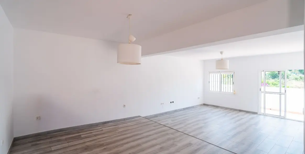 Продажа дома на две семьи в Torremuelle 11