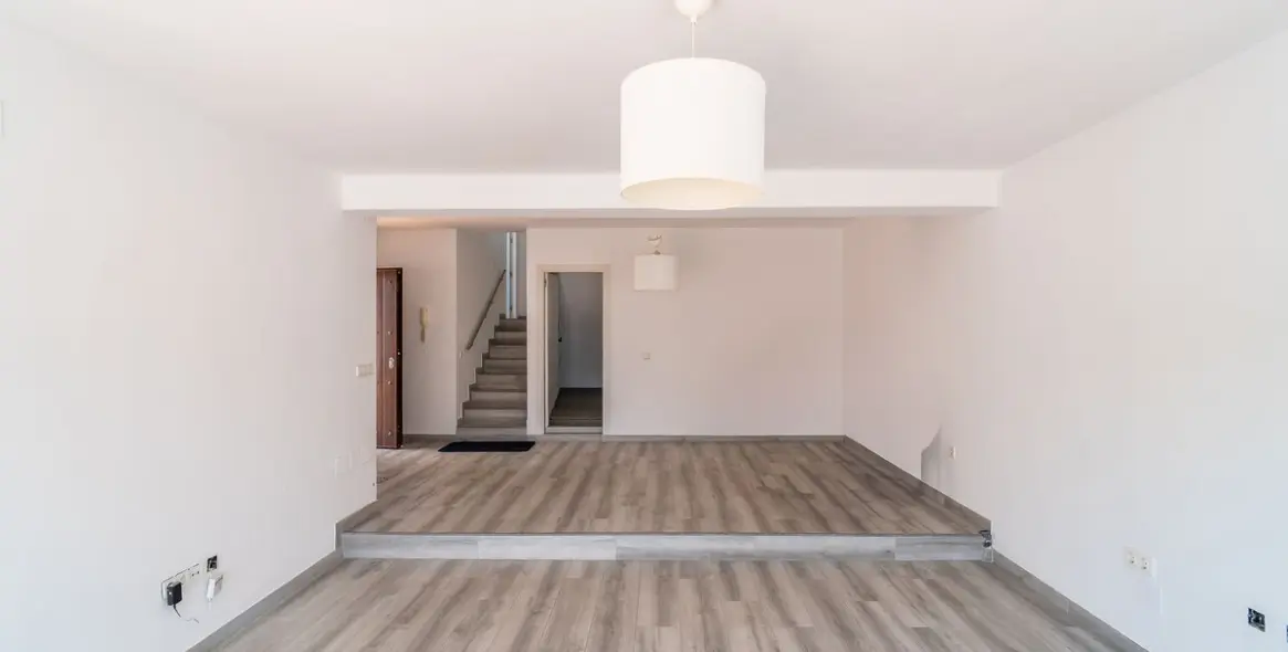 Продажа дома на две семьи в Torremuelle 14