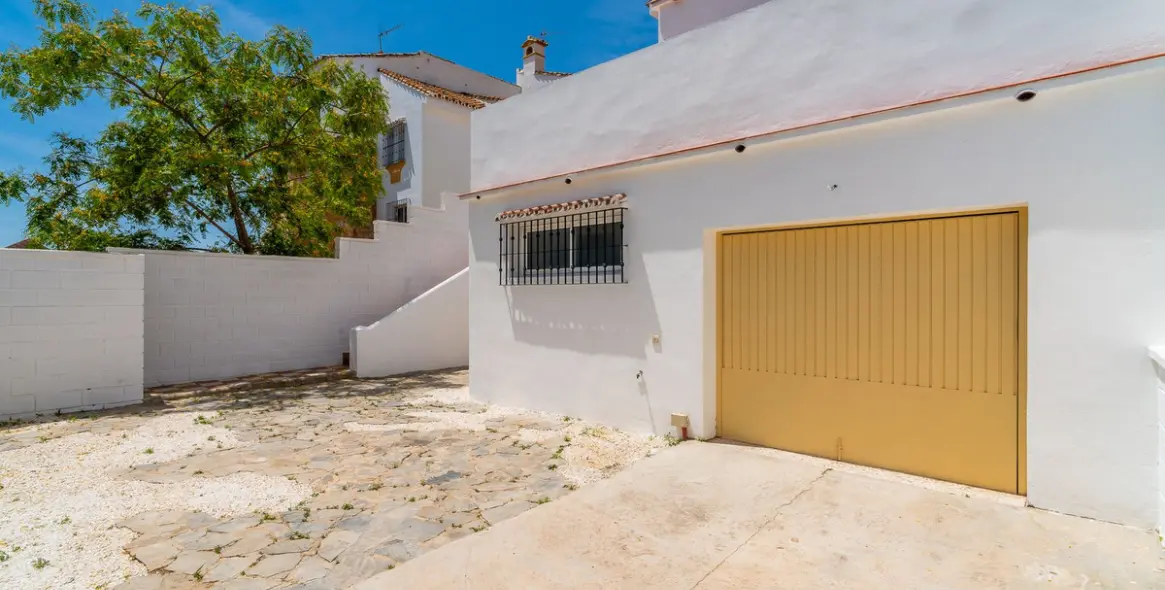 Продажа дома на две семьи в Torremuelle 17