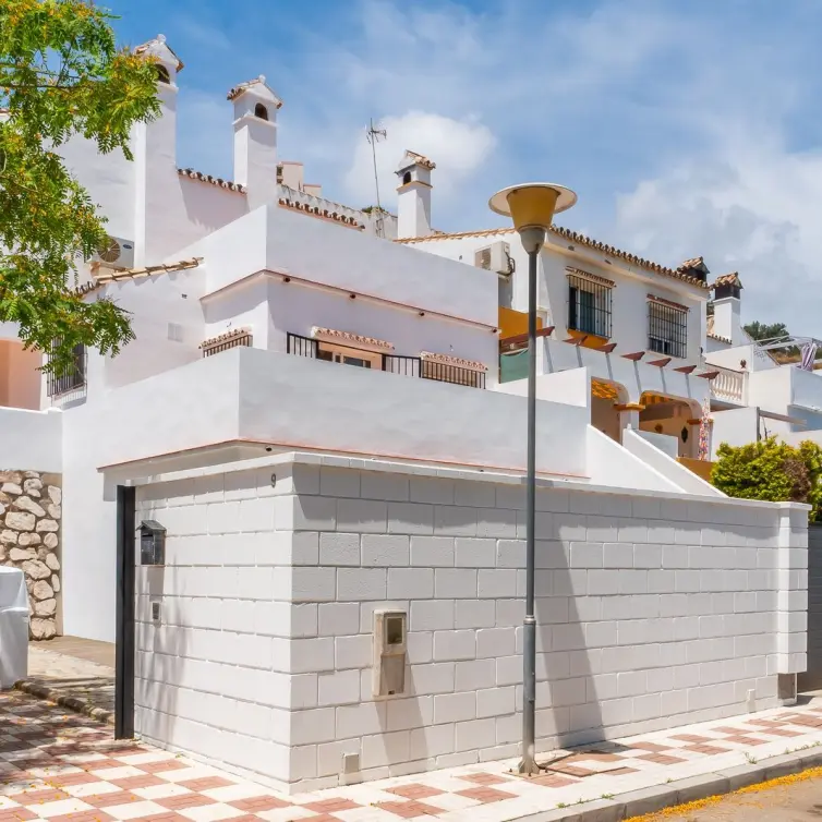 Продажа дома на две семьи в Torremuelle