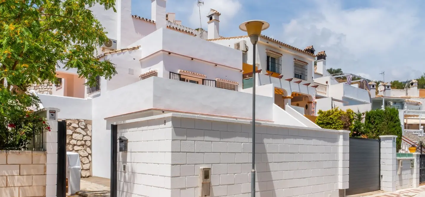 Продажа дома на две семьи в Torremuelle 0