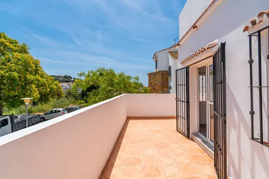 Image 5 thumb