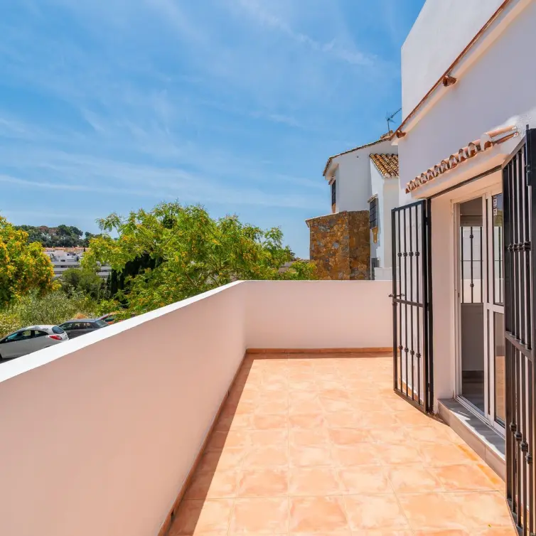 Продажа дома на две семьи в Torremuelle