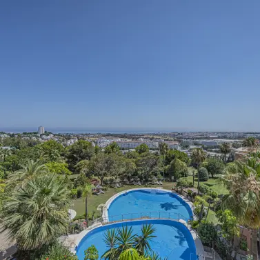 Venta de apartamento en planta media en Nueva Andalucía