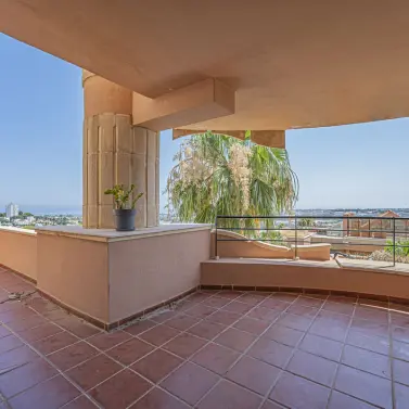 Venta de apartamento en planta media en Nueva Andalucía