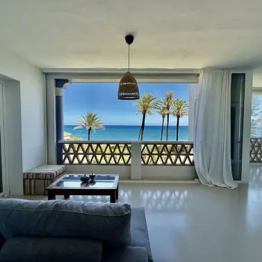 Sale of penthouse duplex in Casares Playa