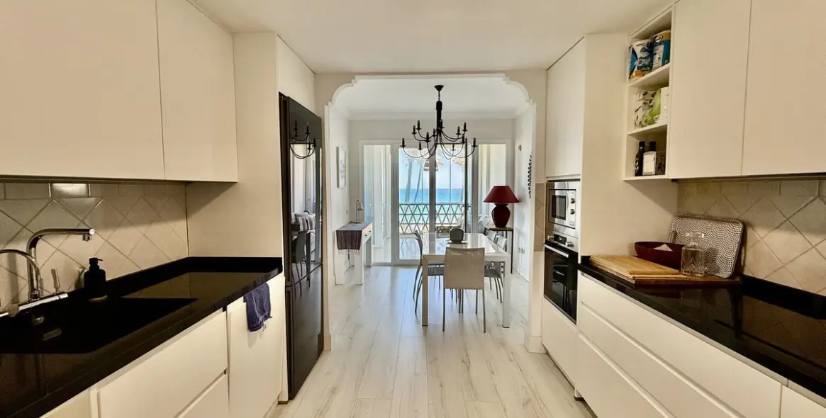 Sale of penthouse duplex in Casares Playa 5