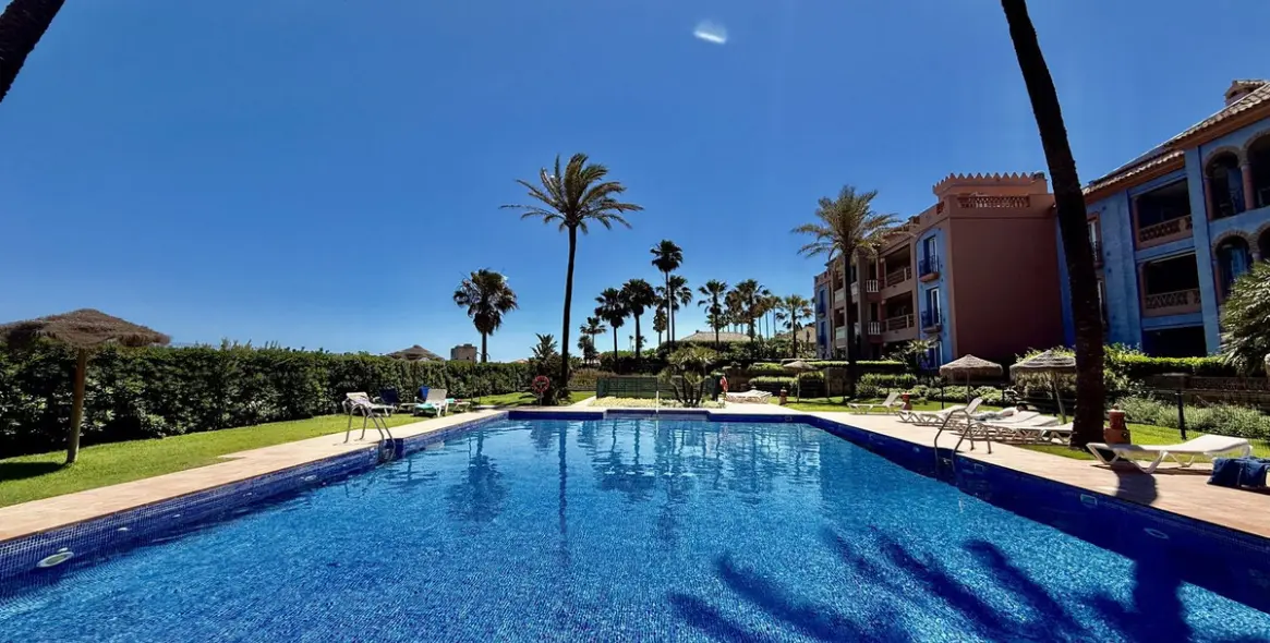 Sale of penthouse duplex in Casares Playa 79