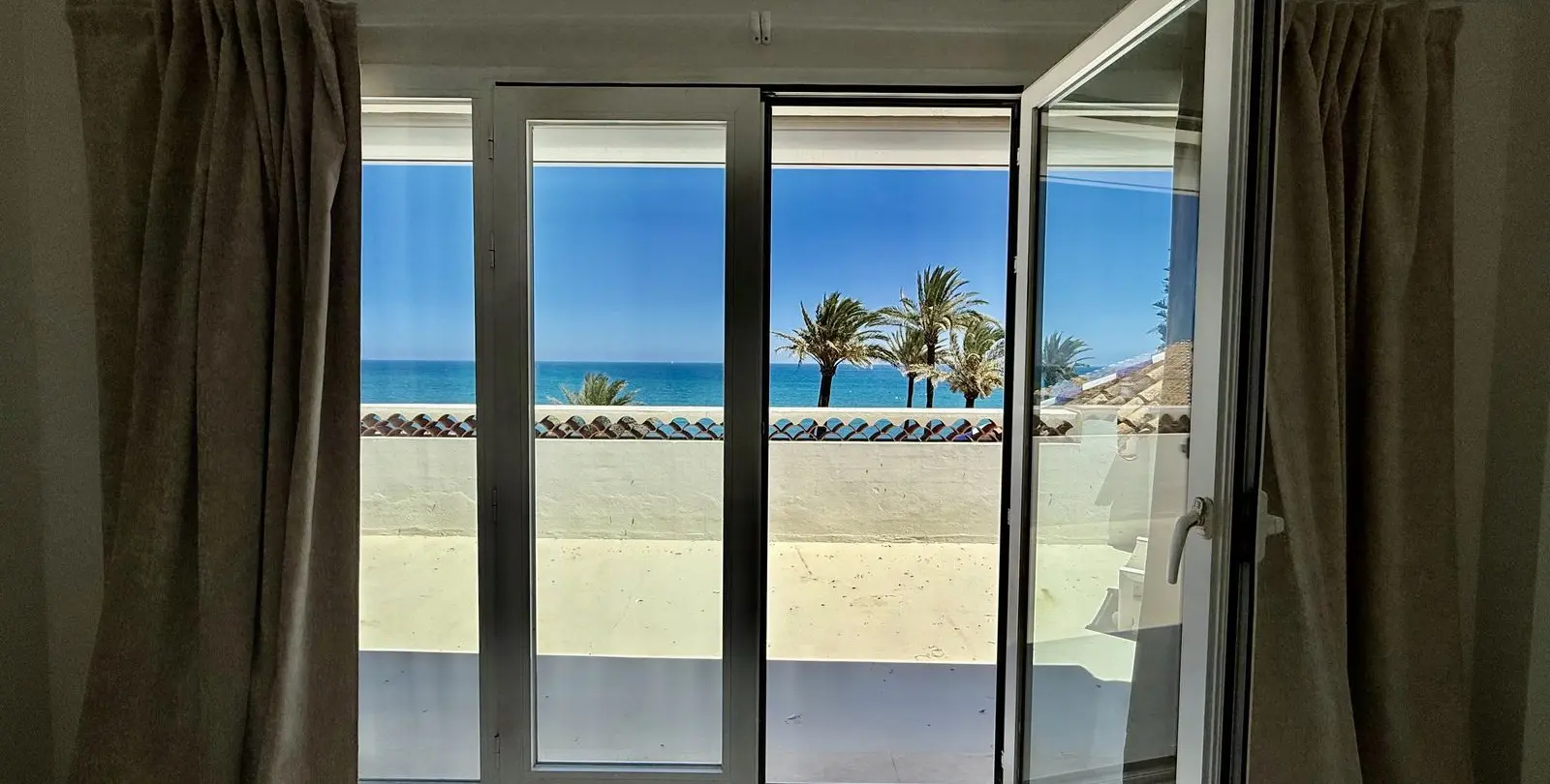 Venta de ático dúplex en Casares Playa 44