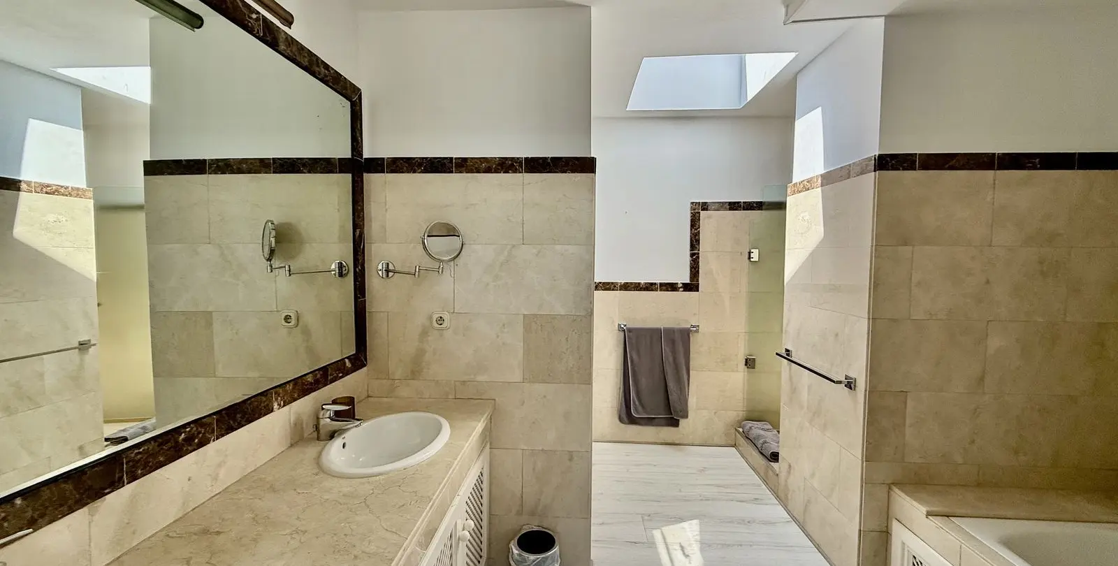 Venta de ático dúplex en Casares Playa 47