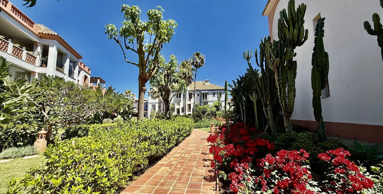 Venta de ático dúplex en Casares Playa 52