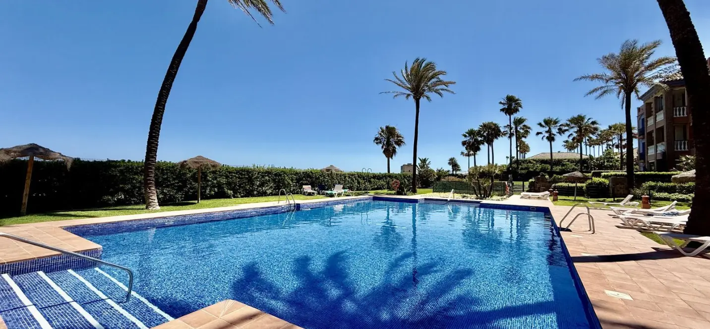 Venta de ático dúplex en Casares Playa 4