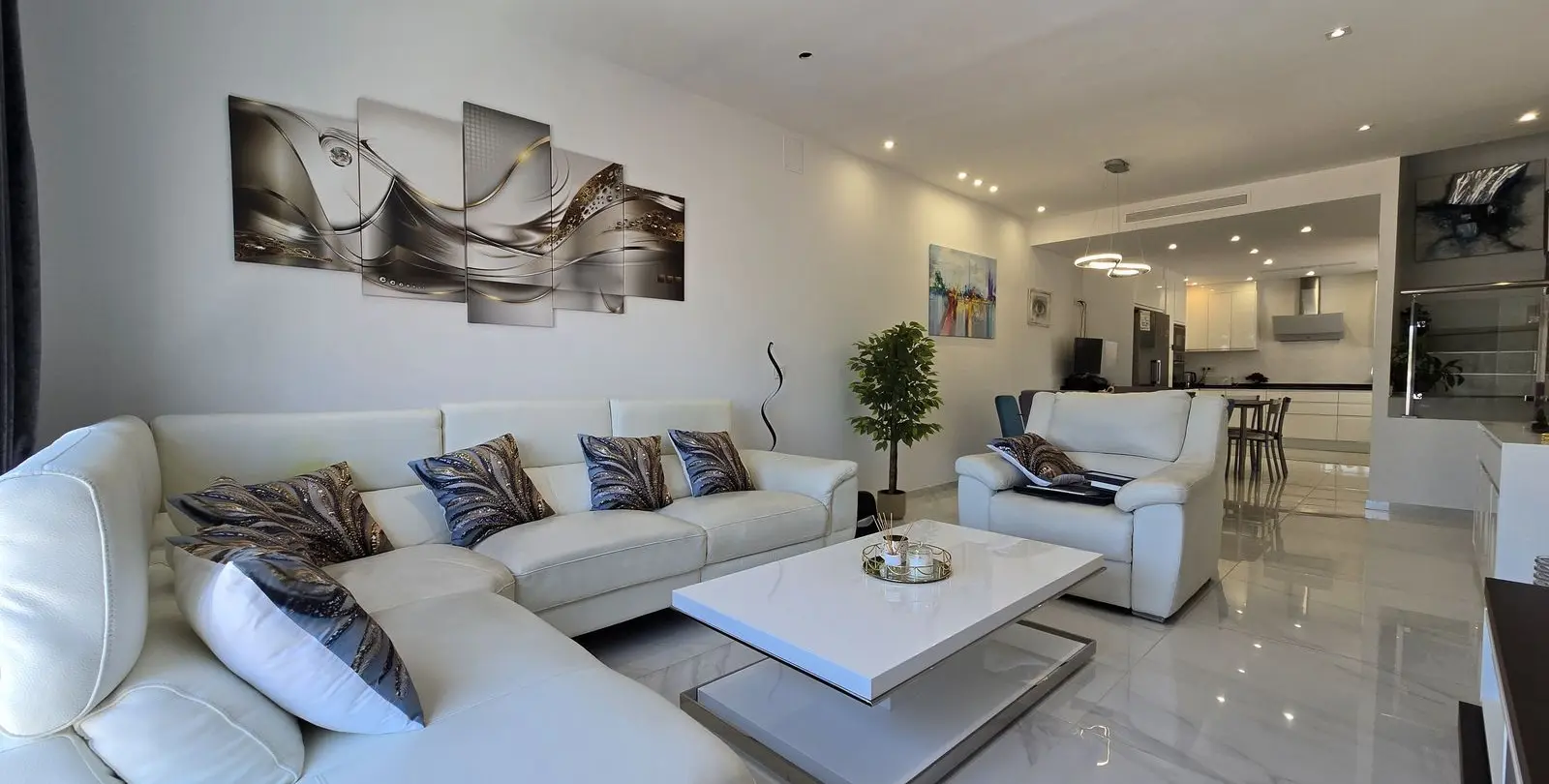 Sale of penthouse duplex in San Pedro de Alcántara 8