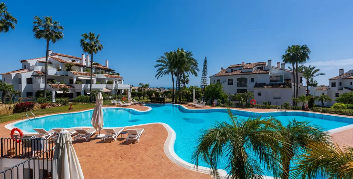Venta de apartamento en planta baja en The Golden Mile 1