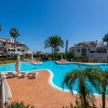 Venta de apartamento en planta baja en The Golden Mile