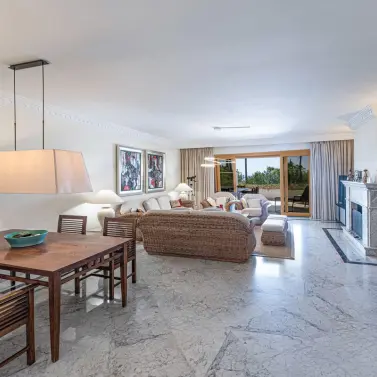 Venta de apartamento en planta baja en The Golden Mile