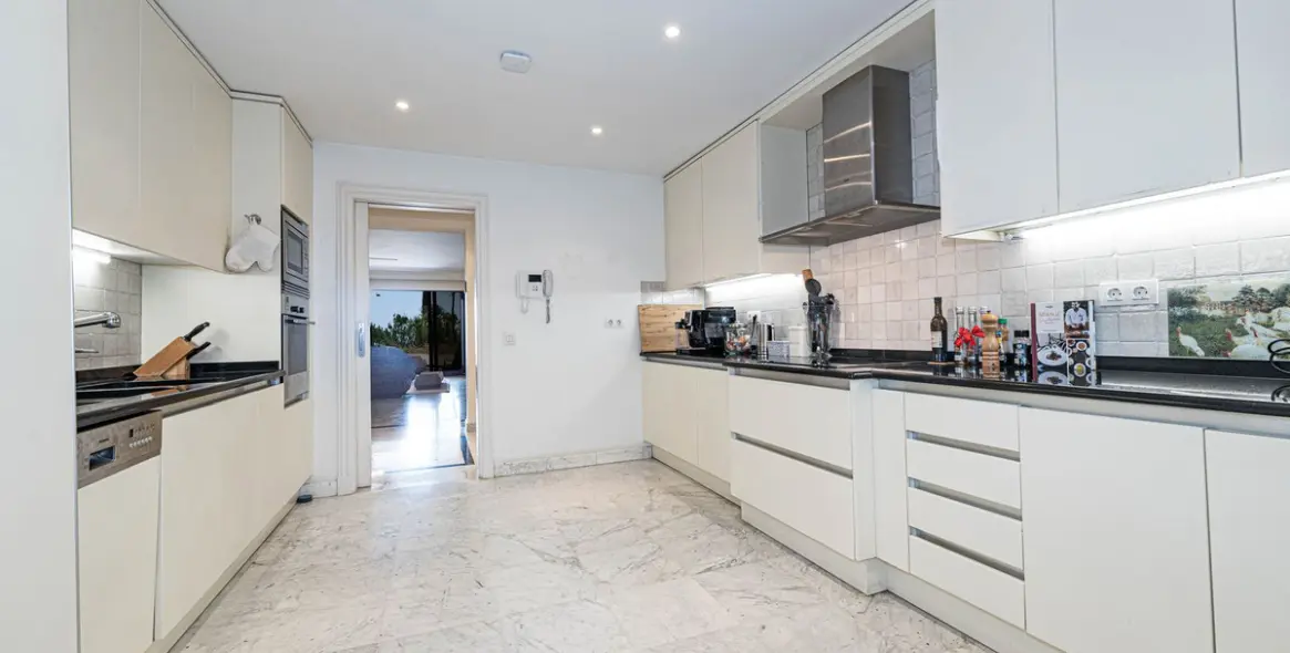 Venta de apartamento en planta baja en The Golden Mile 5