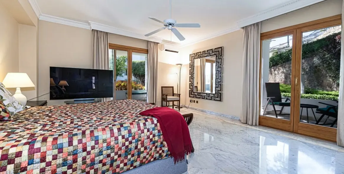 Venta de apartamento en planta baja en The Golden Mile 7