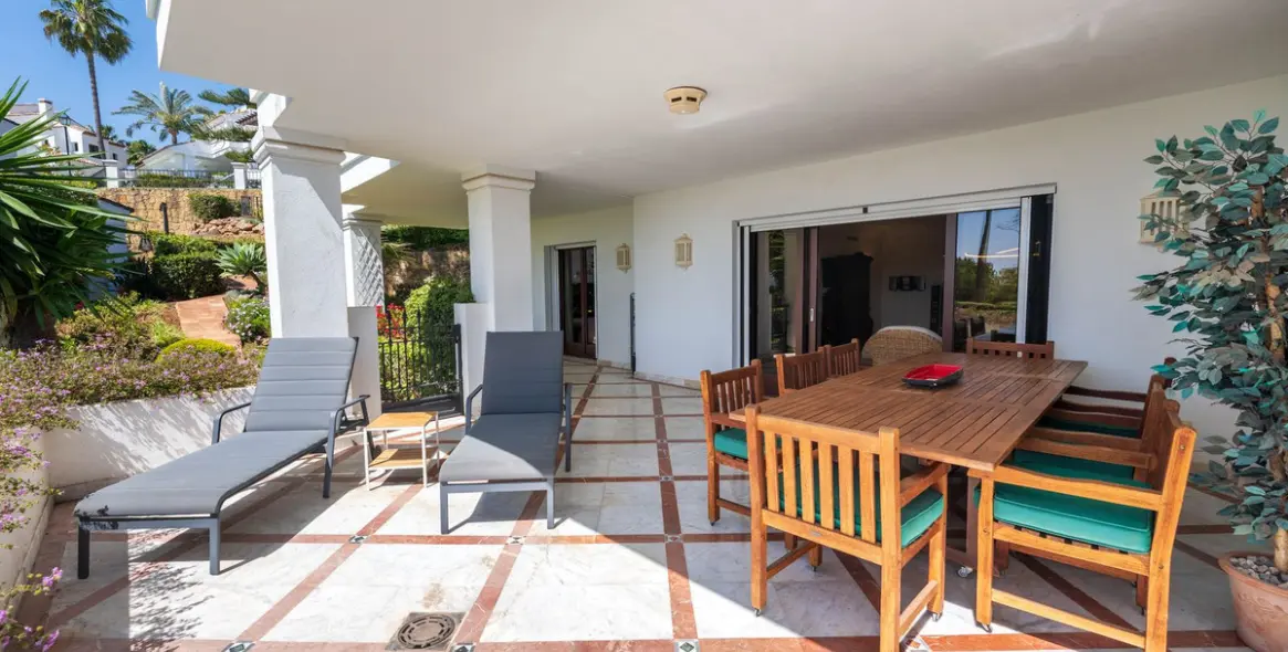 Venta de apartamento en planta baja en The Golden Mile 15