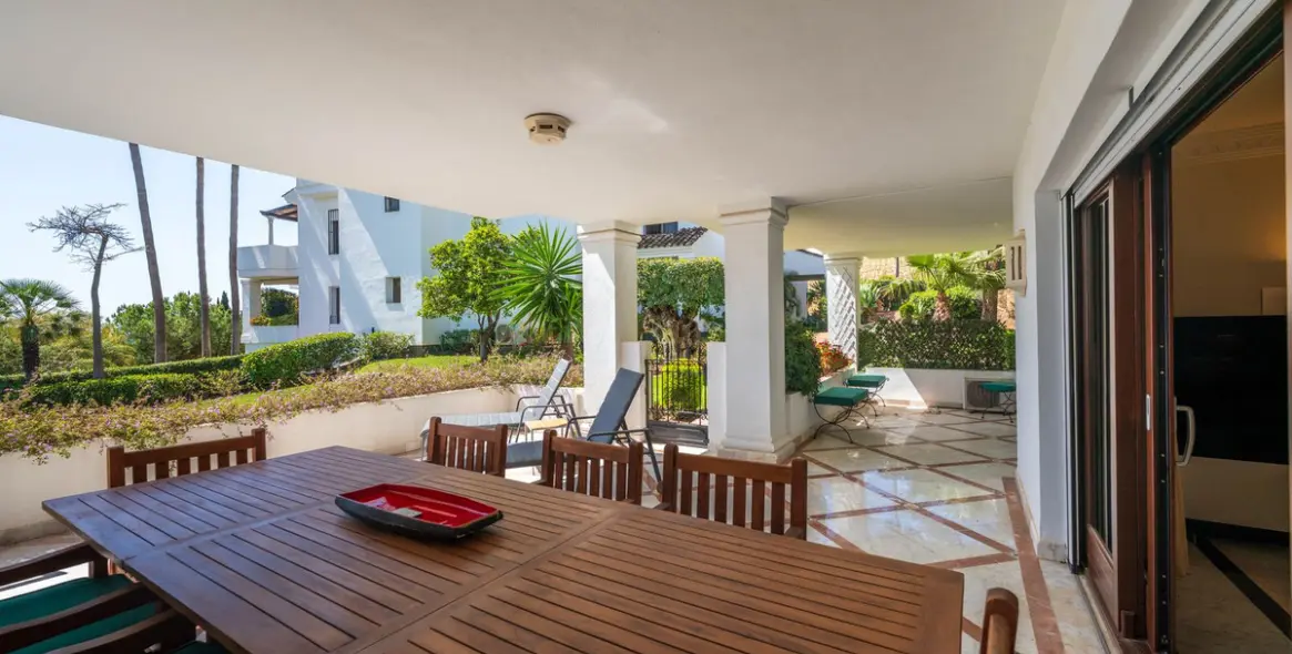 Venta de apartamento en planta baja en The Golden Mile 24