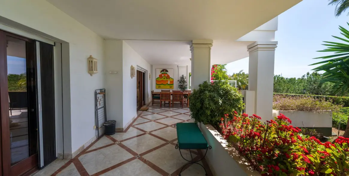 Venta de apartamento en planta baja en The Golden Mile 28