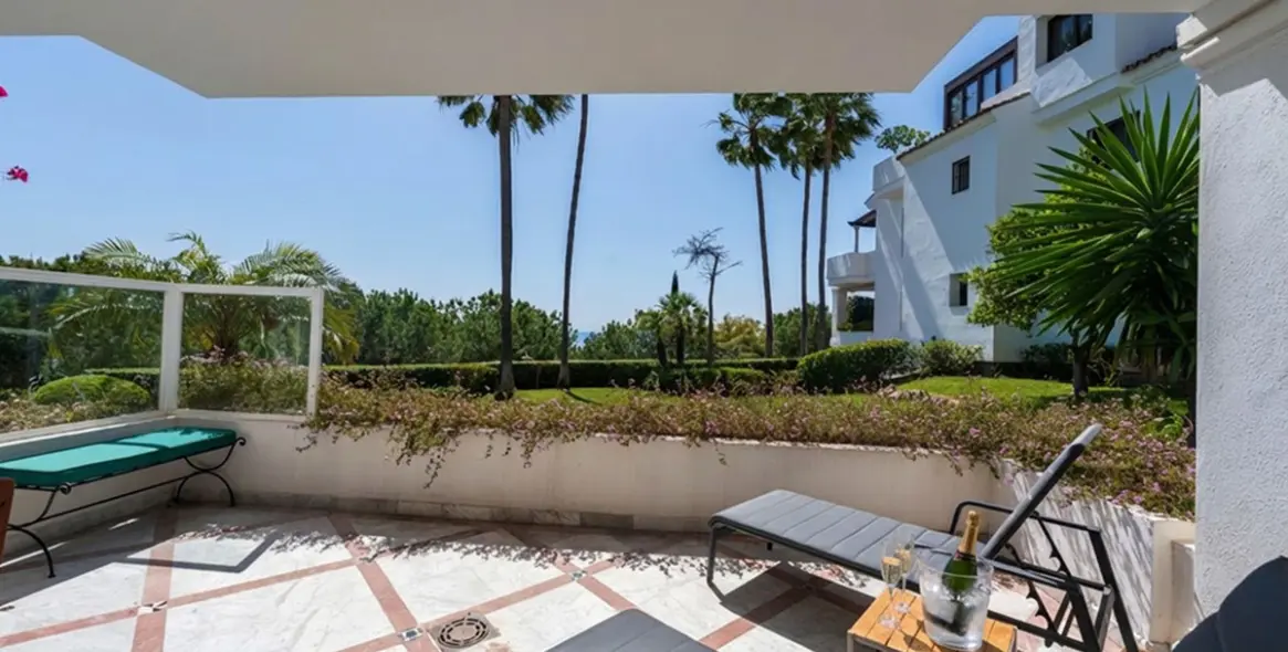 Venta de apartamento en planta baja en The Golden Mile 30