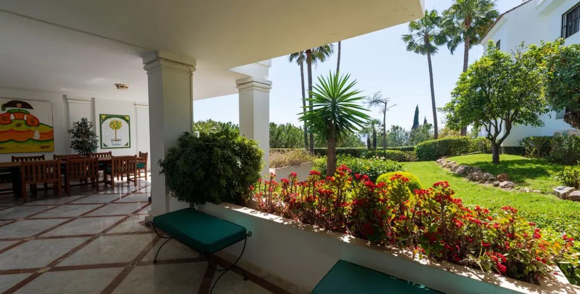 Venta de apartamento en planta baja en The Golden Mile 32