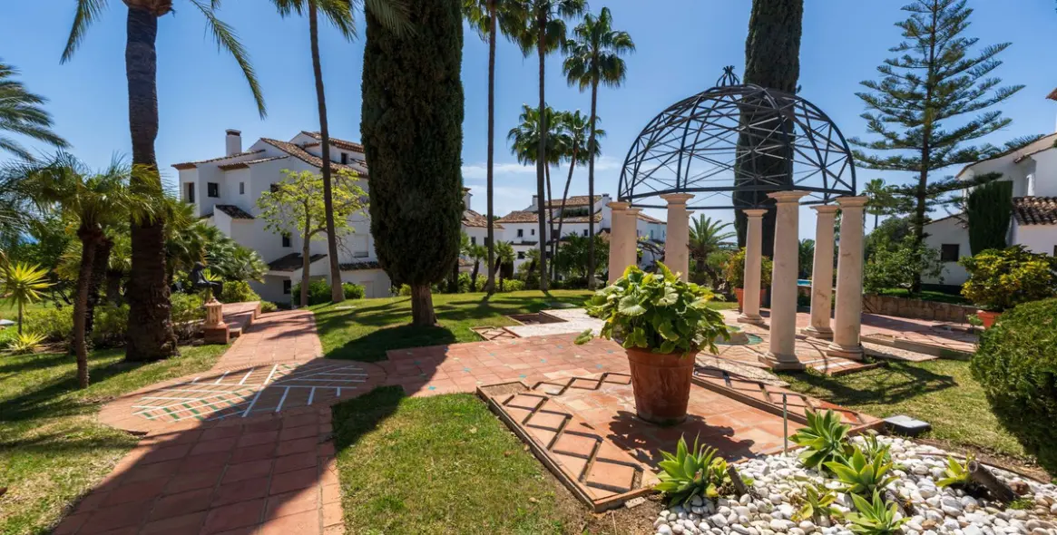 Venta de apartamento en planta baja en The Golden Mile 42