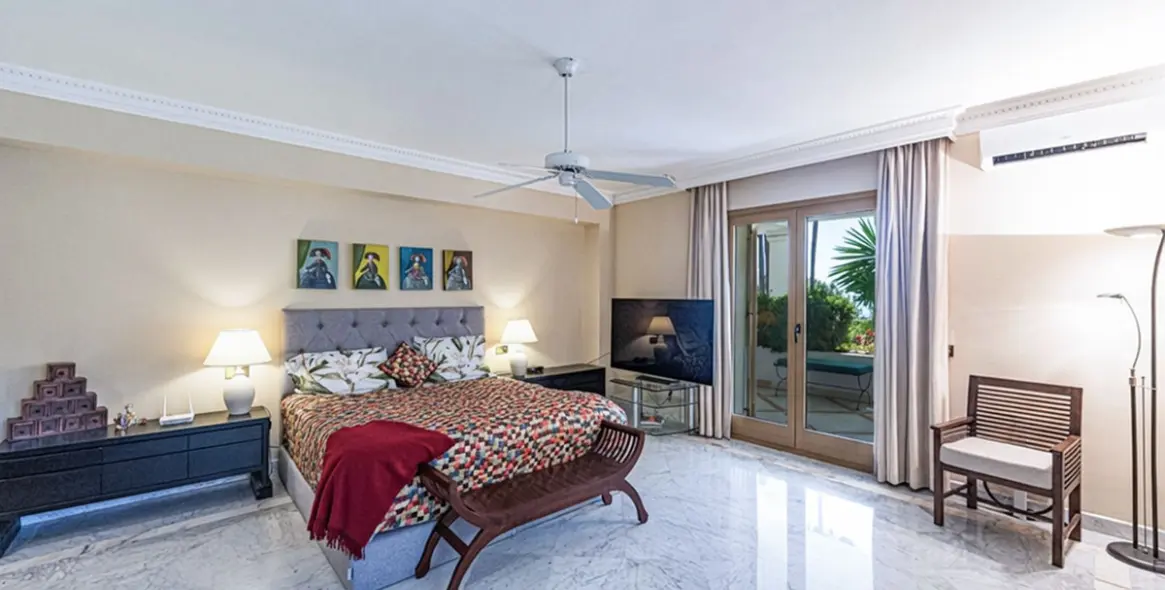 Venta de apartamento en planta baja en The Golden Mile 62