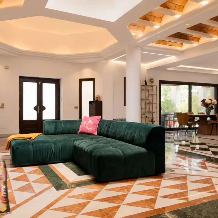 Sale of detached villa in The Golden Mile