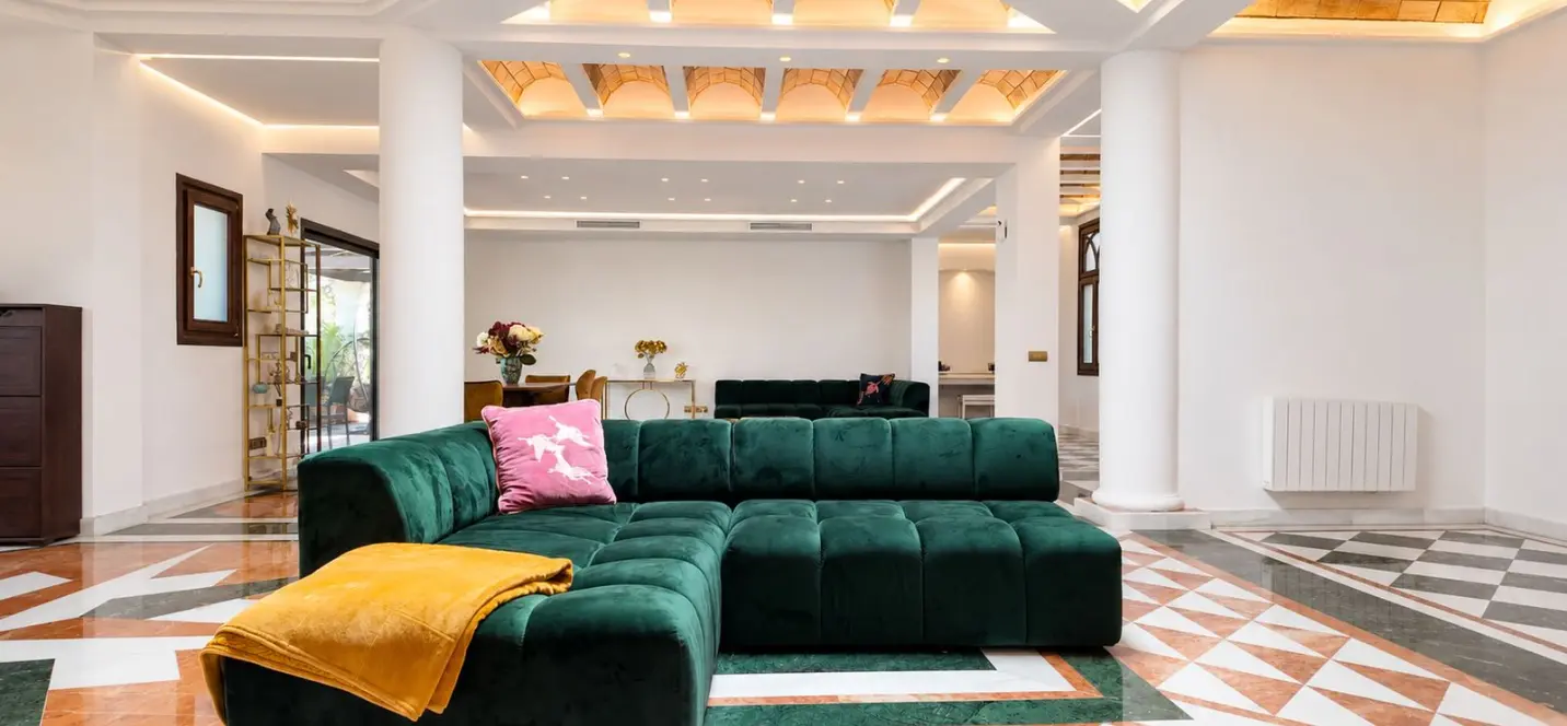 Sale of detached villa in The Golden Mile 2